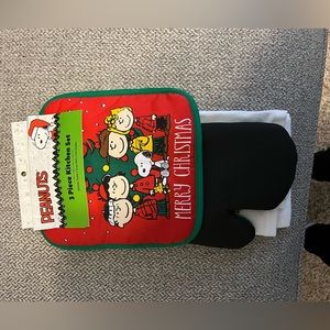 Peanuts Christmas kitchen set
